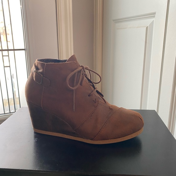 Cheri lace up wedge - Maurice’s - size 6 - Picture 15 of 16